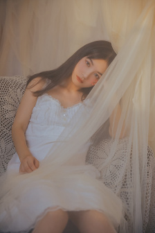 荒岛求生：开局美女总裁扑入怀